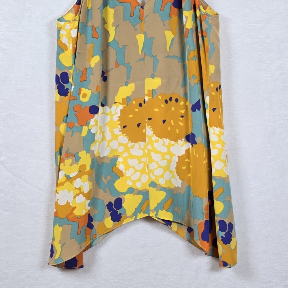 Diane von Furstenberg 100%Silk Floral V-Neck Handkerchief Hem Ruffle Top Sz. 2 - Picture 8 of 12